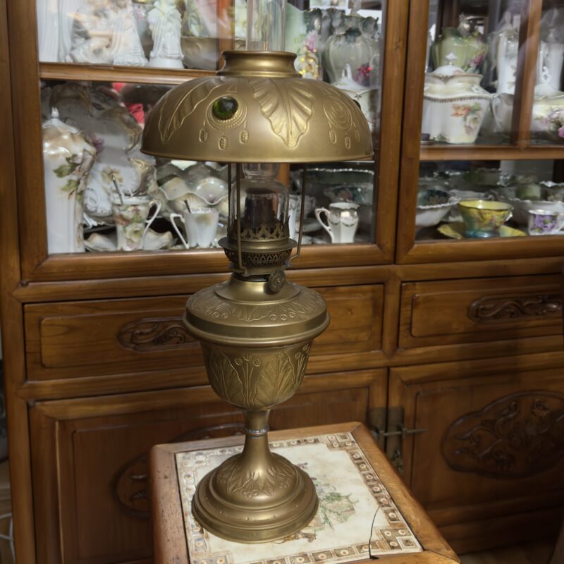 Lampa naftowa Paryżanką