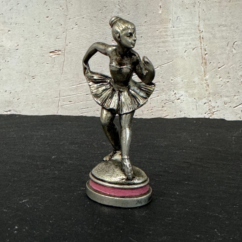 Figurka baletnicy