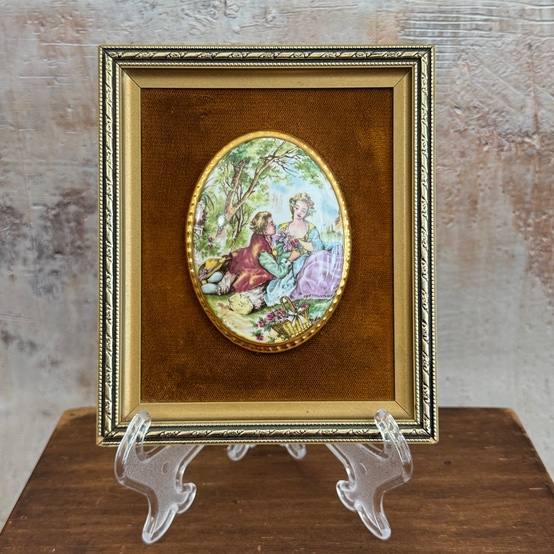 Staffordshire Fine Bone China – Romantyczna scena w stylu rokoko