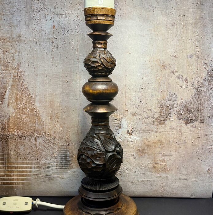 Lampa stołowa drewniana autora Wiesława Śnieżka