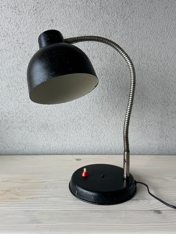 lampa biurkowa vintage kubacki, lata 60. metalowa, regulowana