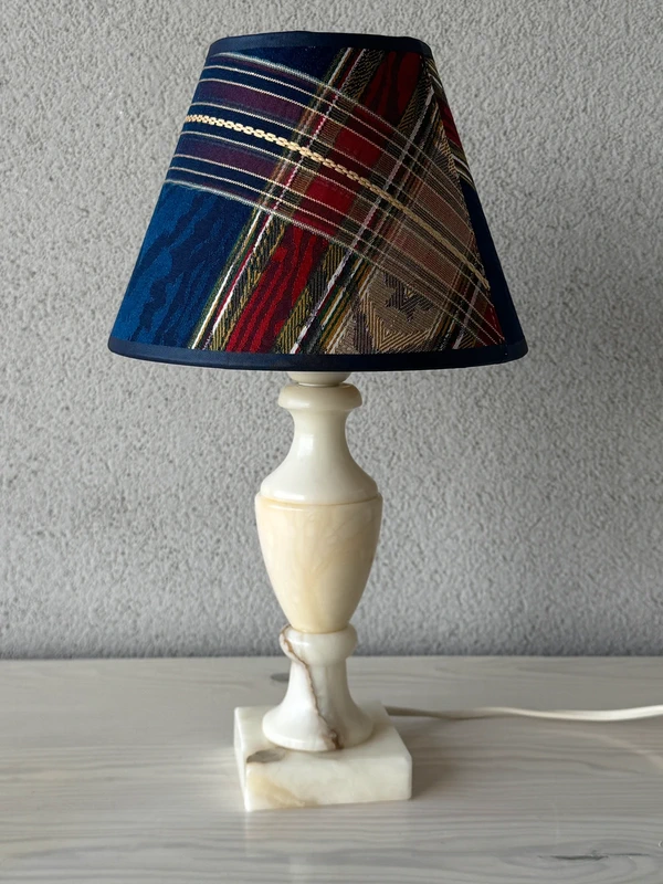 Lampa z prawdziwego alabastru, Włochy