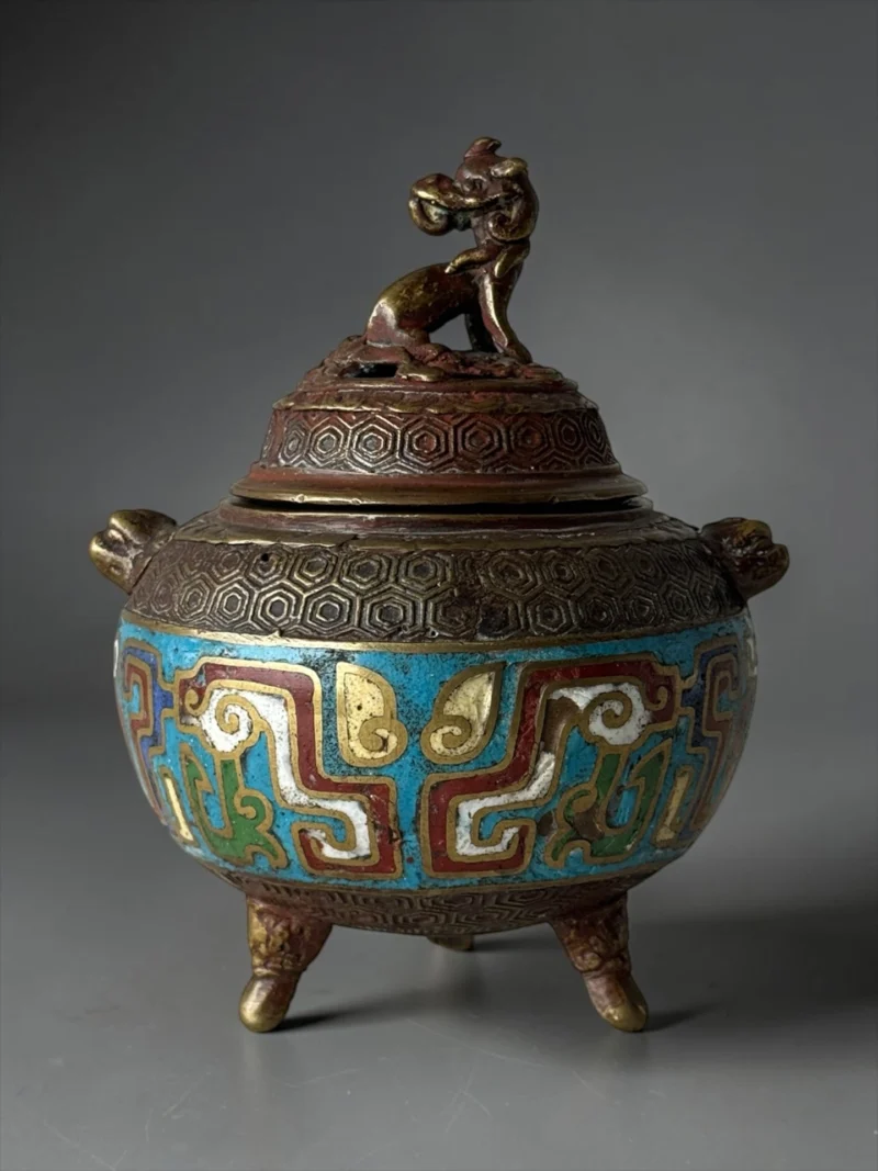 Antyczna chińska kadzielnica Cloisonné, Pies Foo, brąz, ok. 1880–1920