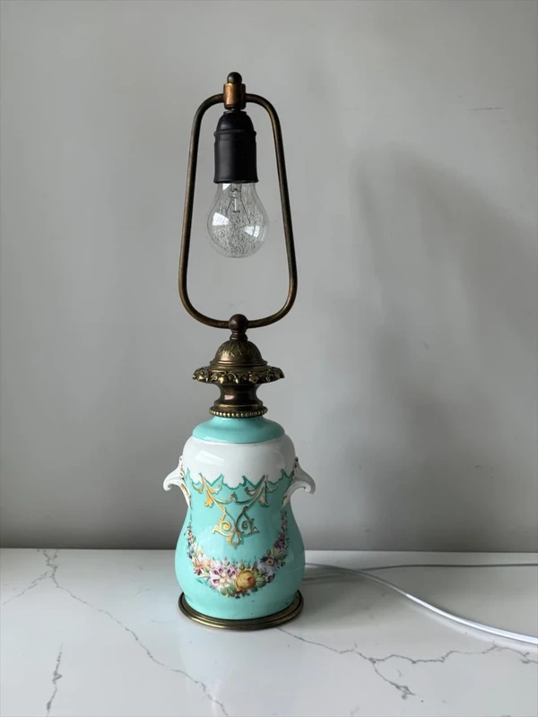 Porcelanowa lampa w stylu porcelany Sevres